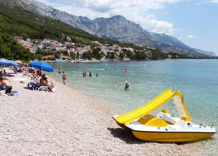 Apartments With A Parking Space Brela, Makarska - 16596