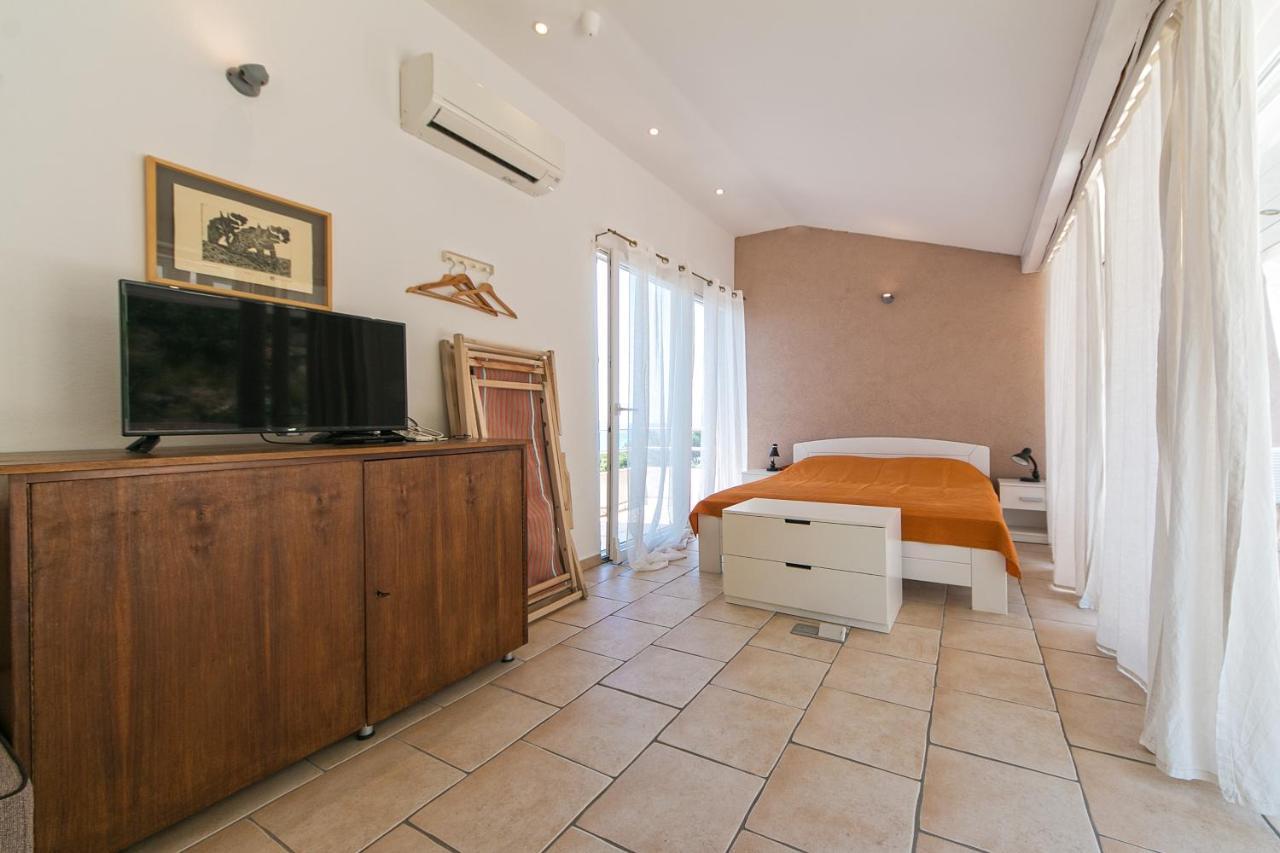 Apartment With A Parking Space Brela, Makarska - 16596