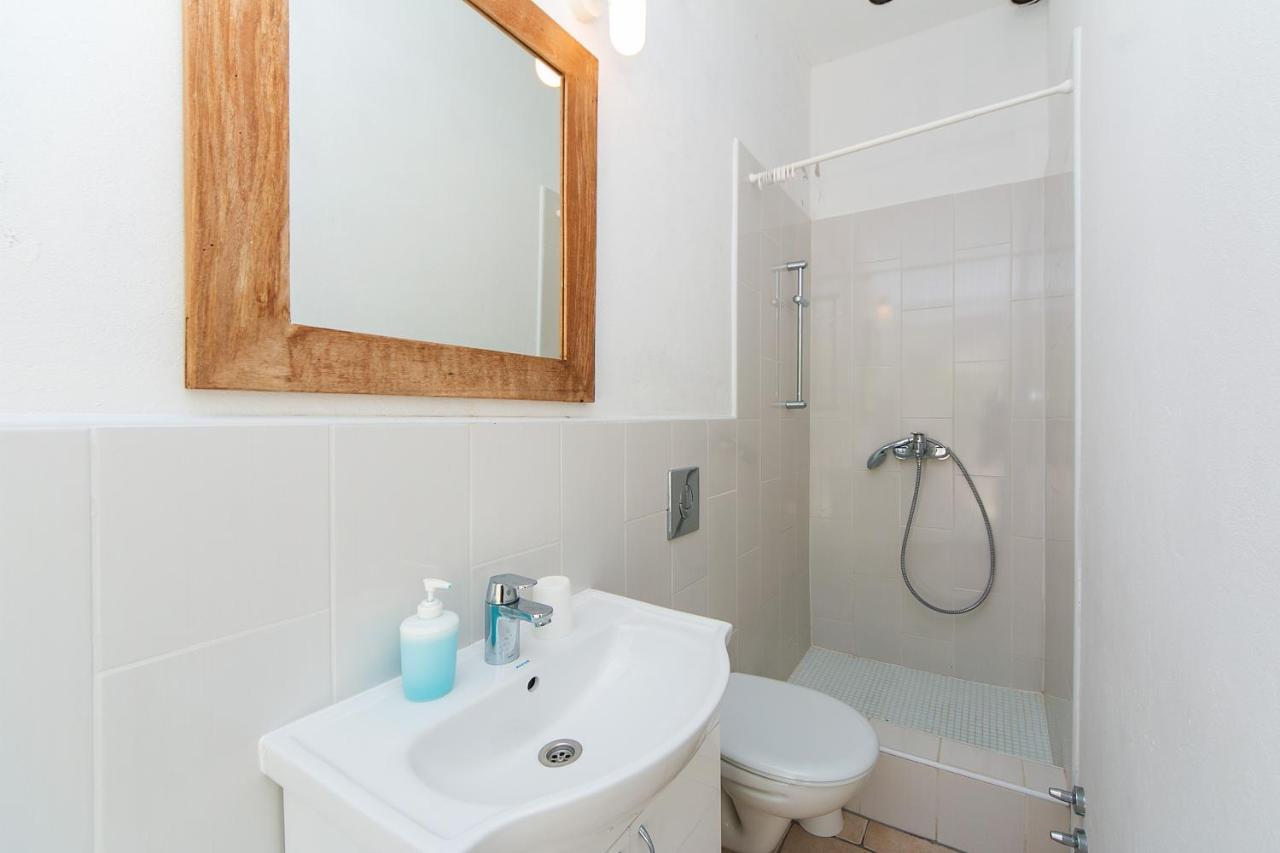 With A Parking Space Brela, Makarska - 16596 Apartment Brela